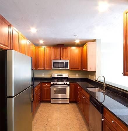 2nd image of 64 Hastings St #1