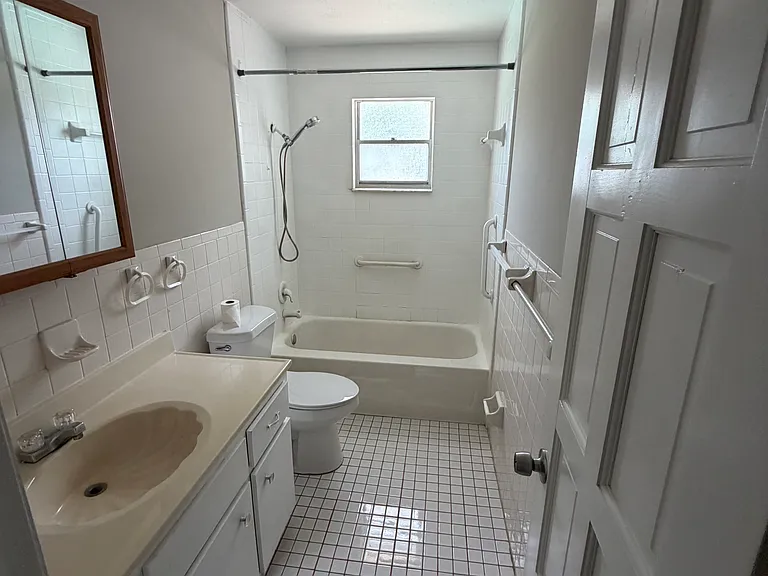 1405 Paula Dr — Photo 11