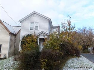 112 W End Dr, Syracuse, NY 13204