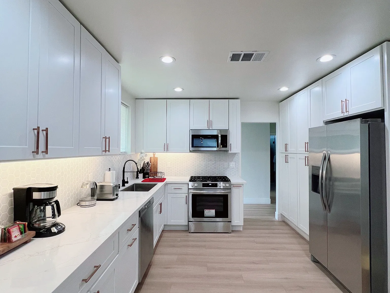 3 bed, 1298 sqft, $4,500 — Photo 4