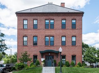 15 Sparhawk St #4, Amesbury, MA 01913
