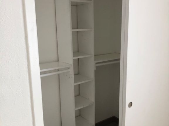 4th image of 6427 Moonhill Dr