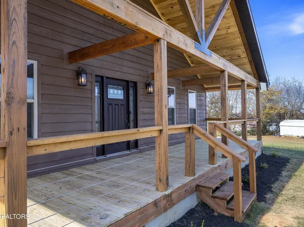 2784 Maplecrest Ln, Sevierville, TN 37876