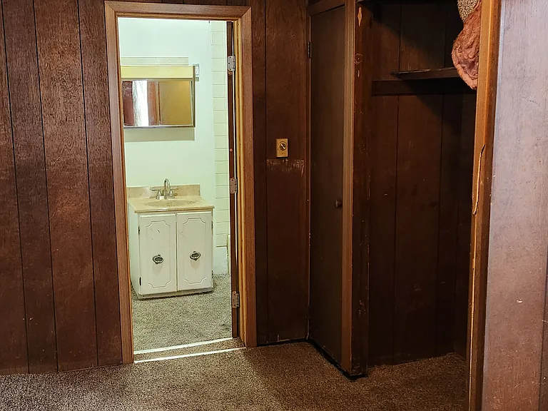 223 E Ballard Ave — Photo 8