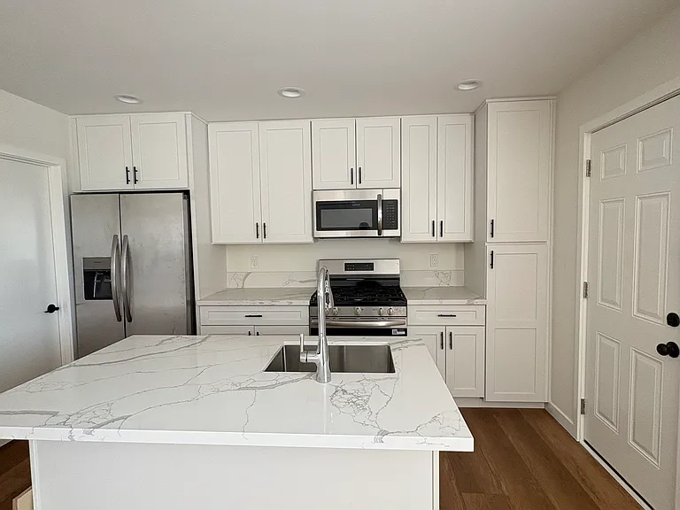 835 Barsby St #ADU — Photo 2