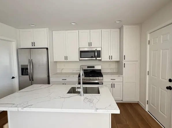 835 Barsby St #Adu, Vista, CA 92084