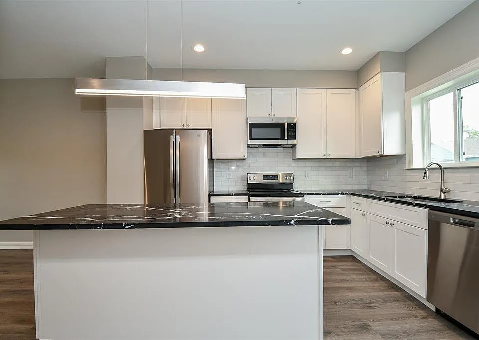 5262 Ella Blvd #108