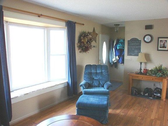 4th image of 480 Gibbs Dr