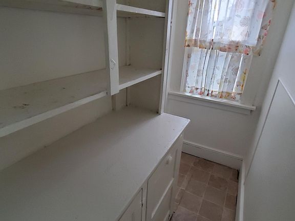 5th image of 432 Wohlers Ave