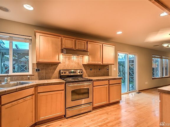 4th image of 27728 69th Ave NW