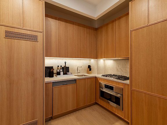5th image of 20 West St APT 19J