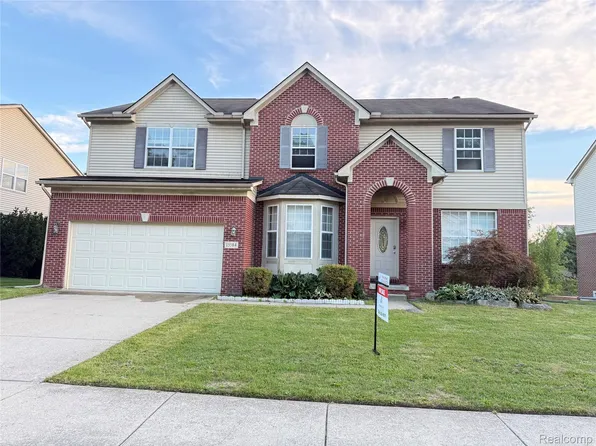 15584 Timbers Edge Dr, Clinton Township, MI 48035