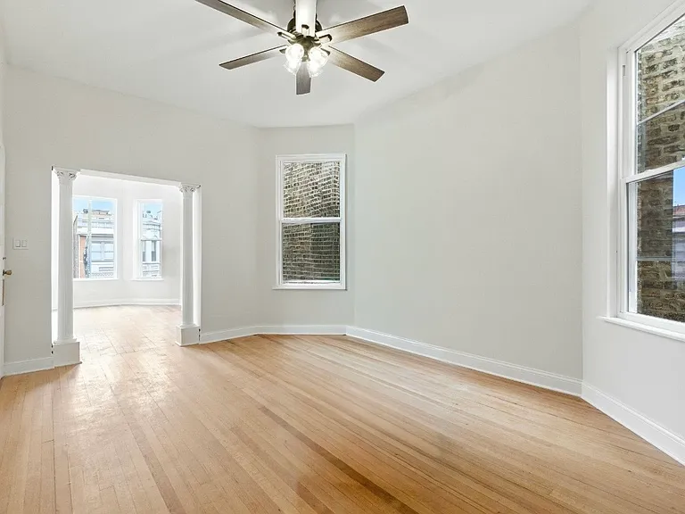 909 W Addison St #2 — Photo 5
