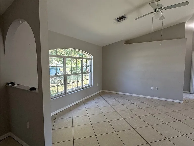 3307 SW 1st Ave — Photo 2