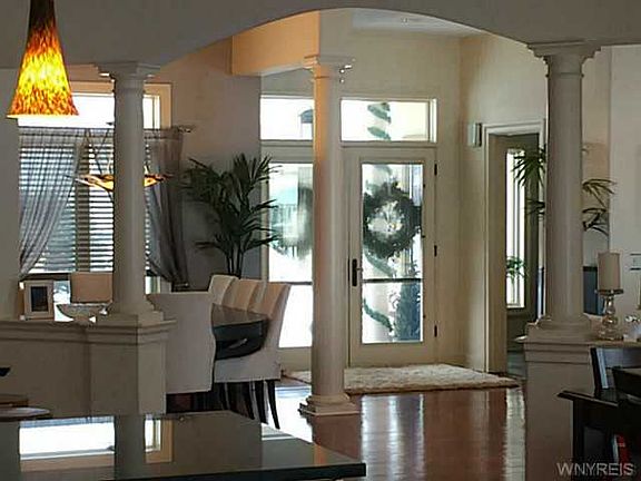 3rd image of 5684 Glenbrook Ct