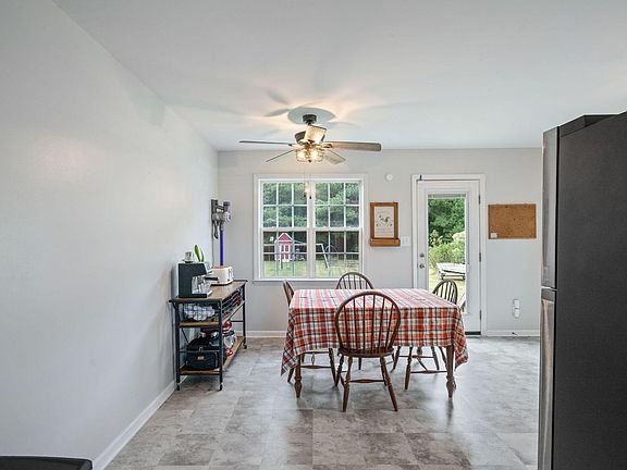 5th image of 210 Waber Ct