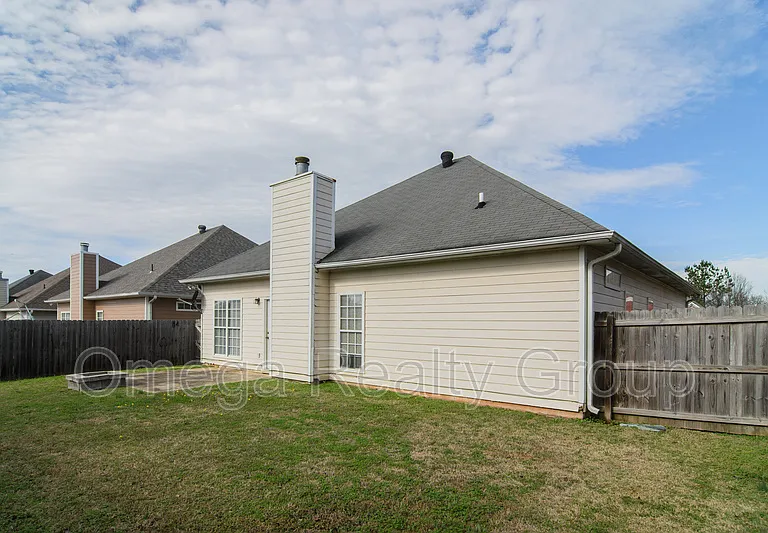 1030 Lexington Dr — Photo 30