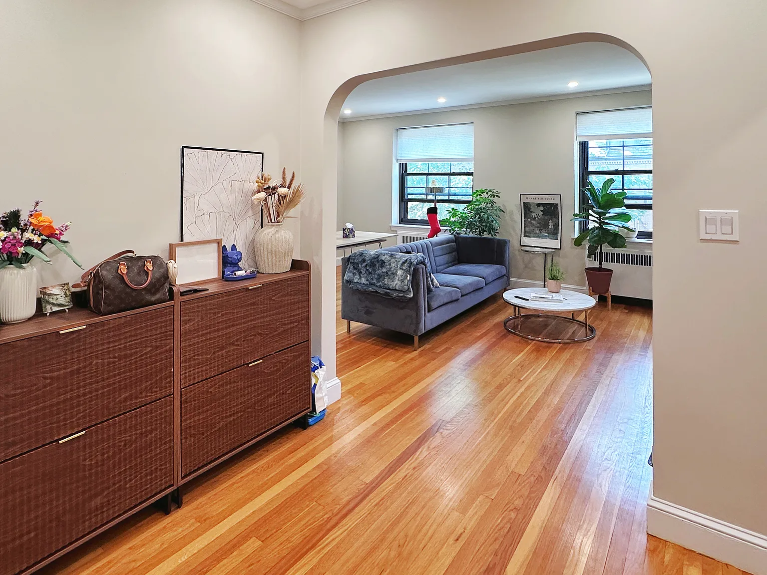 2 bed, 1055 sqft, $4,400 — Photo 3