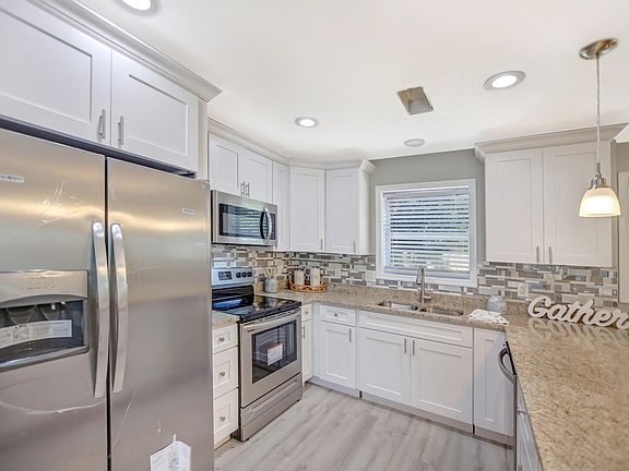4th image of 1215 Le Brun Dr