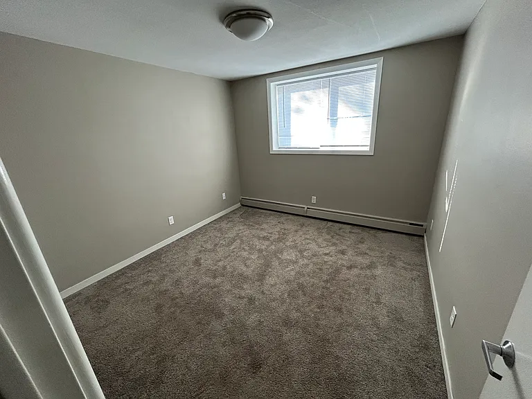 410 Apartments — Photo 28