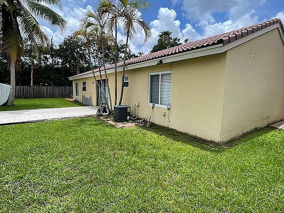 3rd image of 1314 NW 125th Ter
