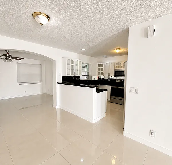 7434 Thatcher Ave — Photo 8