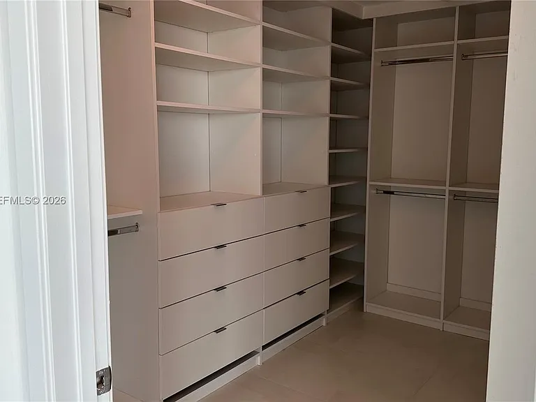 17111 Biscayne Blvd #903 — Photo 36