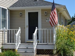 52 Beach Rd, Jamesport, NY 11901