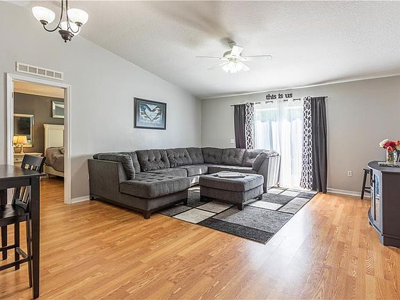 4th image of 4901 Preserve Blvd