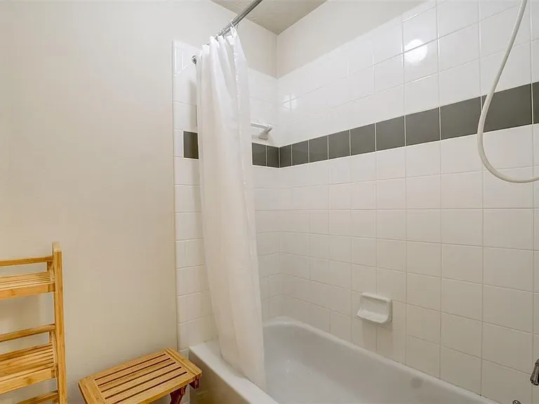 2608 Easton Springs Ct — Photo 14