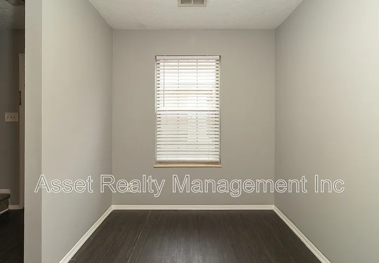 9157 Cedarpark Ln #B — Photo 3
