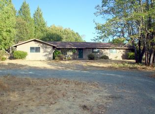 207 Barbara Dr, Grants Pass, OR 97526