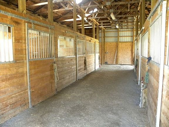 6 stall horse barn