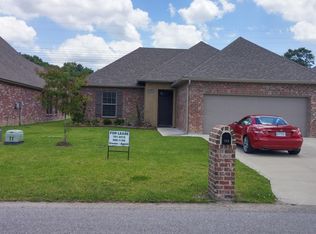 207 Springwater Dr, Broussard, LA 70518