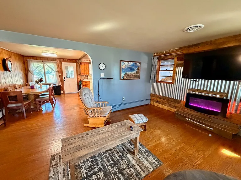 924 Blanchard Ave — Photo 6