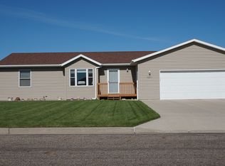 120 Lewis Rd, Bismarck, ND 58504