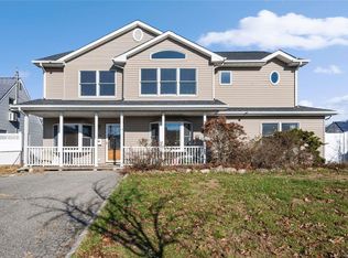 122 Kingfisher Rd, Levittown, NY 11756