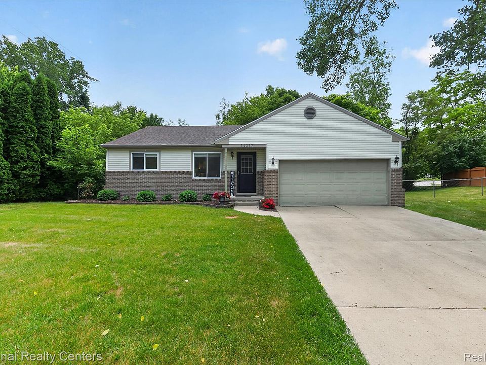 1st image of 34377 Colfax Dr