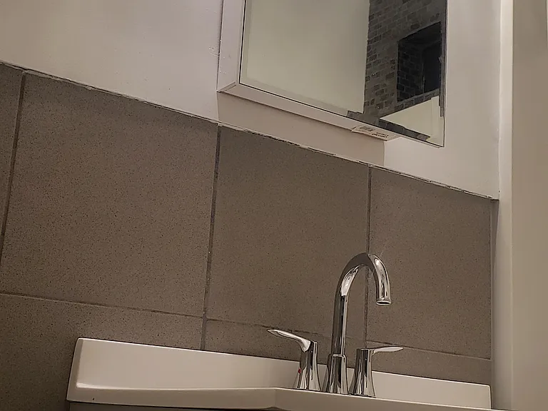 full bathroom 2