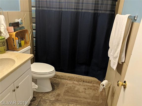 5th image of 1209 Greenway Dr