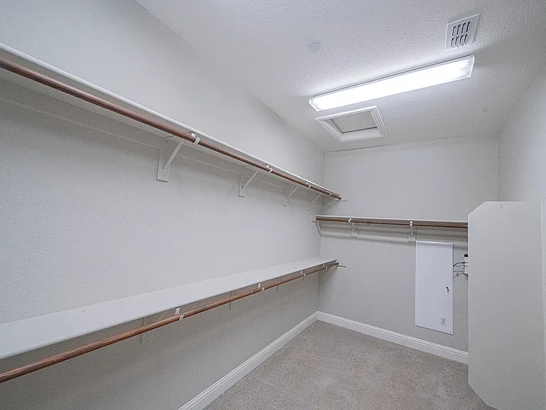 1501 Peony Ln — Photo 34