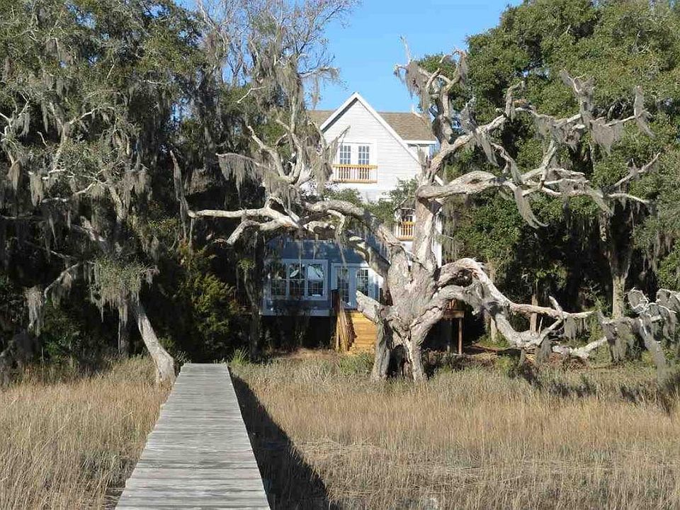 1st image of 126 Stuart Point Rd