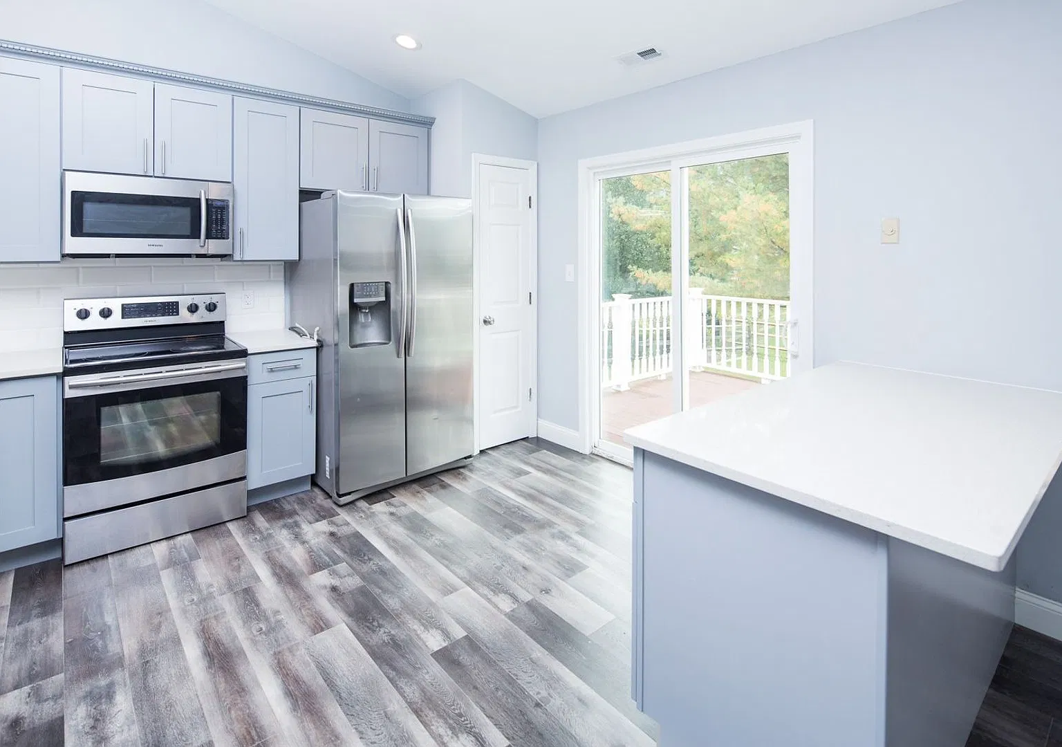 Split level in Parkside Green - Showing Friday 10/9 1PM-1:15 — Photo 3