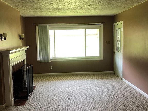 3rd image of 2203 Circle Dr