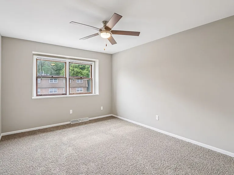Woodland Reserve Apartments — Photo 12