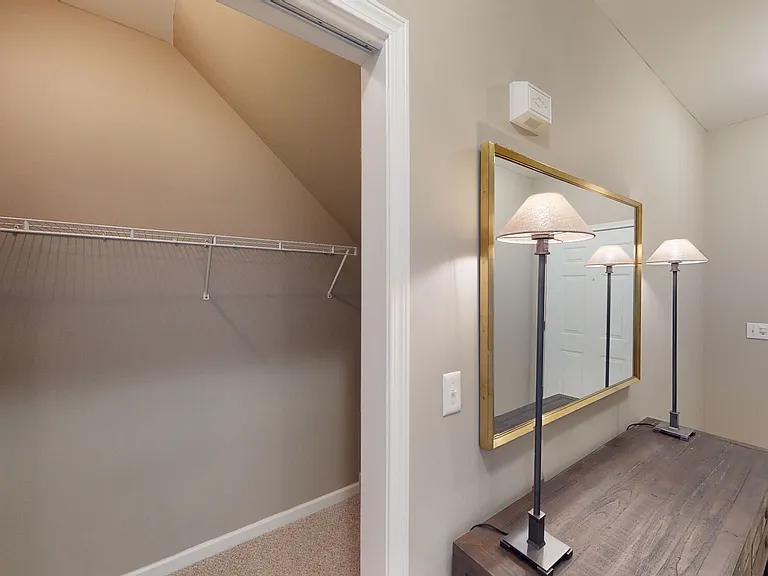 Park Lane Apartments — Photo 12