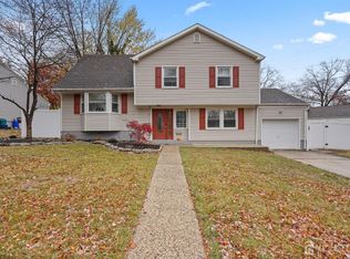 13 Smalley Rd, Edison, NJ 08817