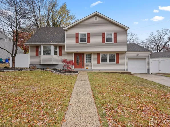 13 Smalley Rd, Edison, NJ 08817