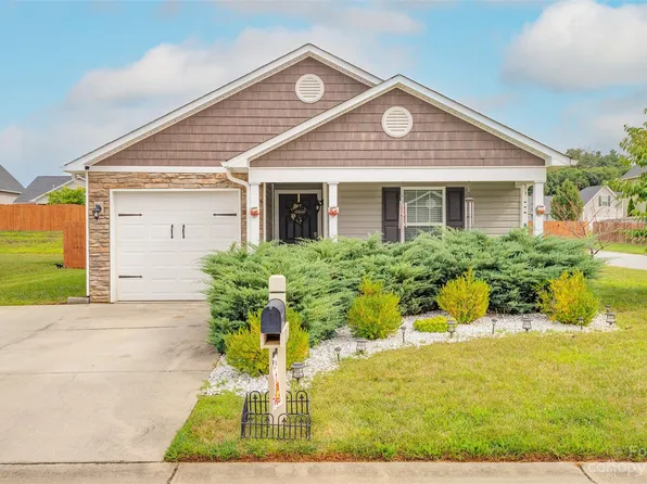 383 W Swift Creek Rd, Fletcher, NC 28732
