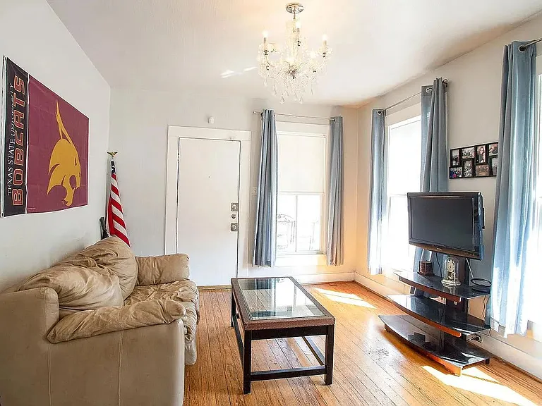 431 Lindsey St — Photo 6
